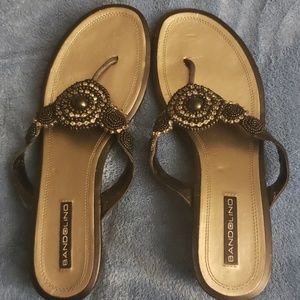 Bandolino Black Beaded Slide Thong Sandal 10